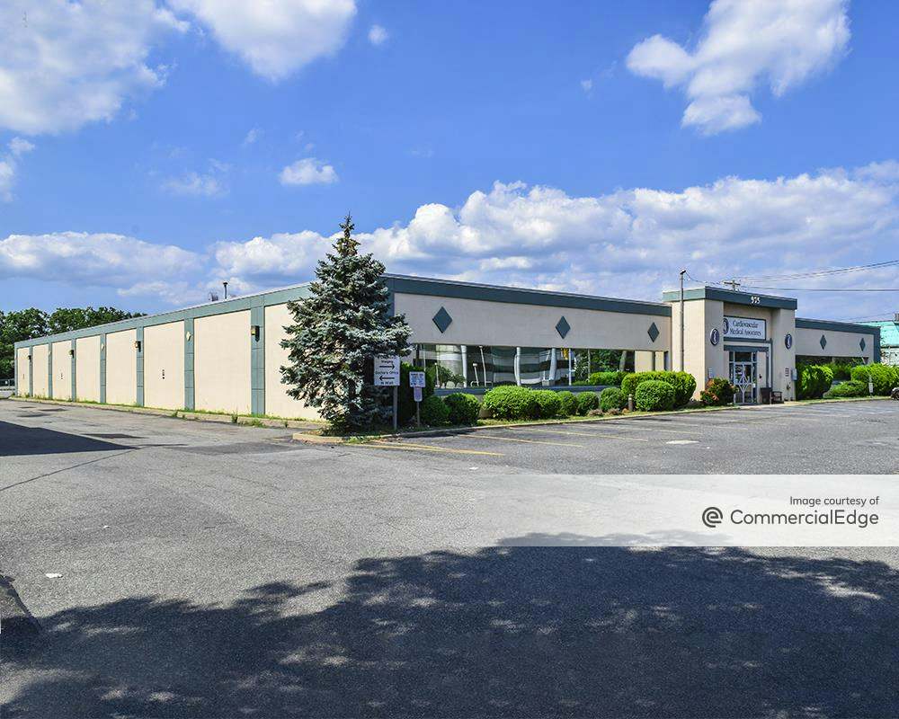 975 Stewart Avenue, Garden City, NY Office Space